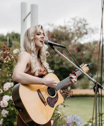 Cydney Smith - Singer Guitarists from London