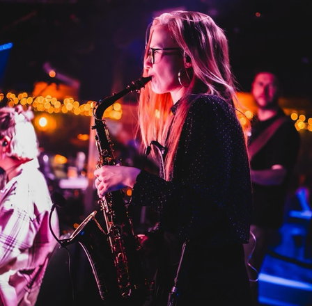 Rosie on Sax - Saxophonists from London