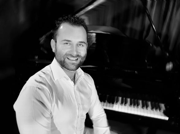 Just Jake - Pianists from Surrey