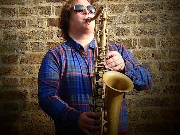 Saxophonist Dom - Saxophonists from London