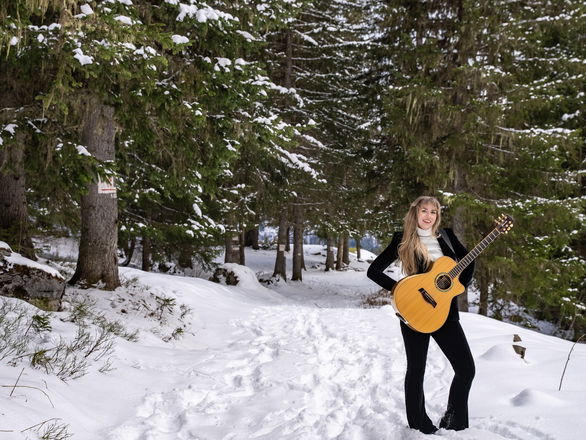 Cydney Smith - Acoustic Singer Guitarists from Bristol