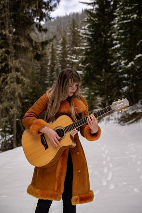 Cydney Smith - Singer Guitarists from Bristol