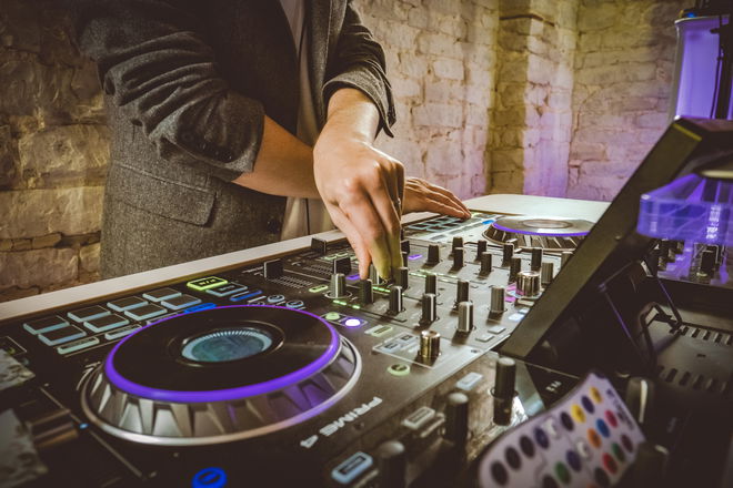 Callum Kelly - Wedding & Party DJs from Hampshire