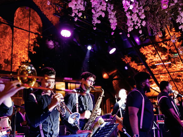 Hot Frenzy - Wedding & Party Bands from London
