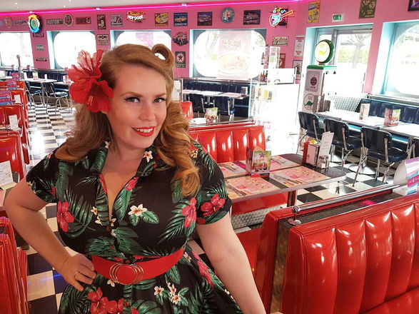 Vintage Lianna - Solo Singers, Duos and Trios from West Sussex