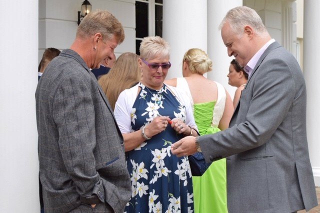 Daz The Close Up Magician - Magicians from Kent