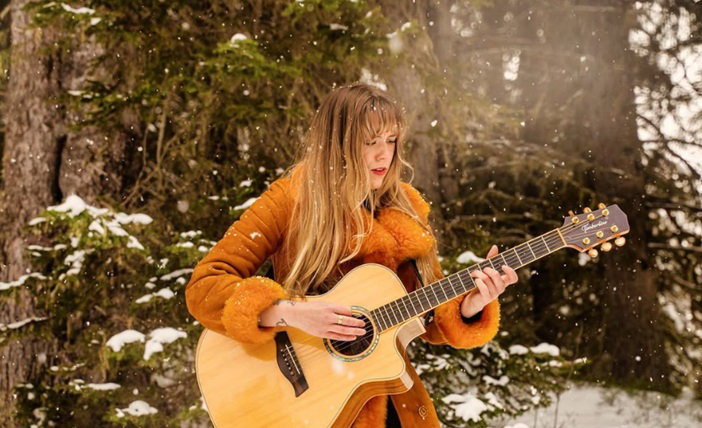 Cydney Smith - Singer Guitarists from London