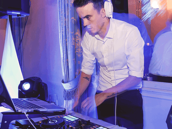 Rushe DJs - Wedding & Party DJs from London