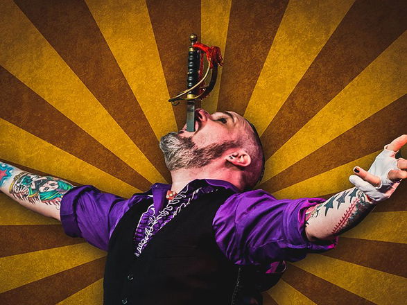 Mr Bones Sideshow - Circus Performers from Hertfordshire