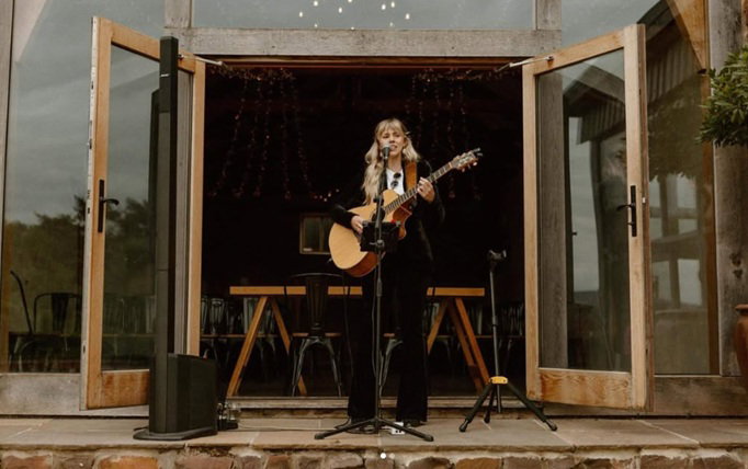 Cydney Smith - Singer Guitarists from London