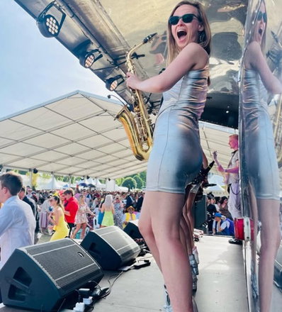 Rosie on Sax - Saxophonists from London