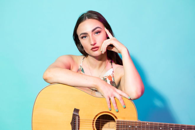 Bethany Amelia - Singer Guitarists from Essex