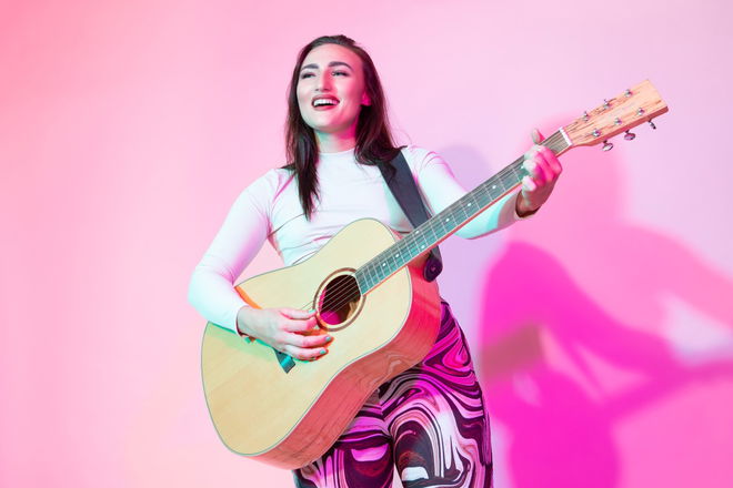 Bethany Amelia - Acoustic Singer Guitarists from Essex