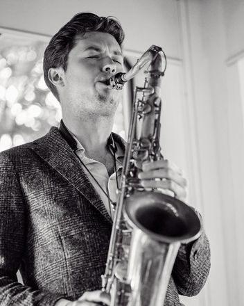 NJ on Sax - Saxophone Players from London