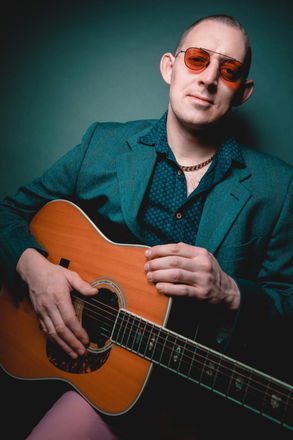 Alex Colman - Singer Guitarists from Oxfordshire