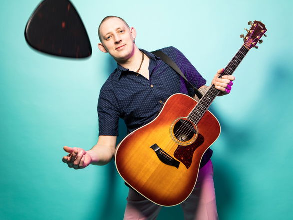 Alex Colman - Acoustic Singer Guitarists from Oxfordshire