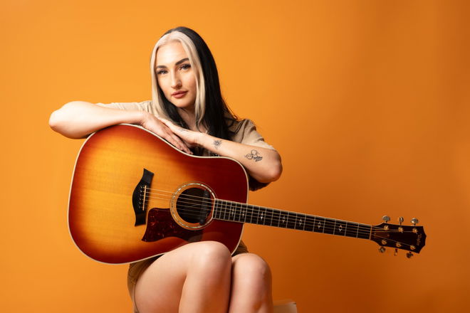 Bethany Amelia - Singer Guitarists from Essex