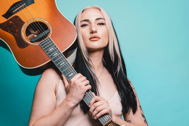Bethany Amelia - Singer Guitarists from Essex