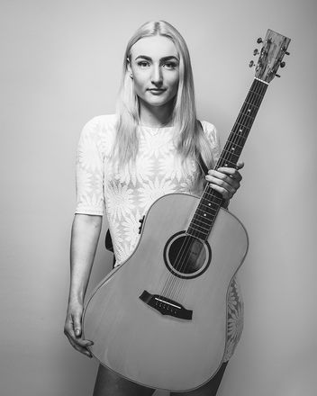 Bethany Amelia - Acoustic Singer Guitarists from Essex