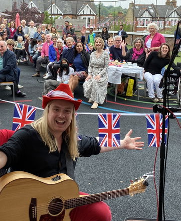 Harry Spencer - Singer Guitarists from London