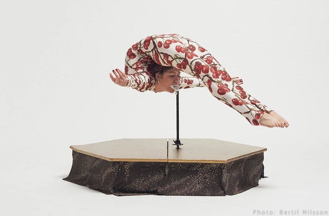Contortionist Claudia - Circus Acts from Essex