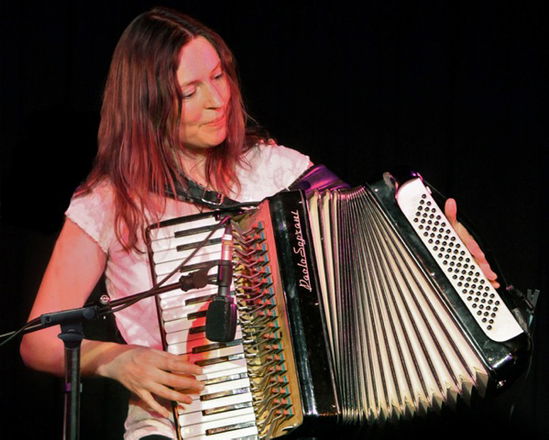 Accordionist Cailin - Ceilidh Bands from London