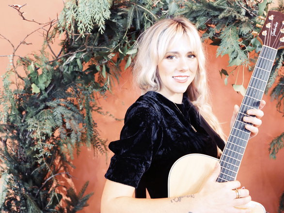 Cydney Smith - Acoustic Singer Guitarists from London