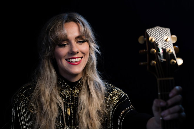 Cydney Smith - Acoustic Singer Guitarists from London