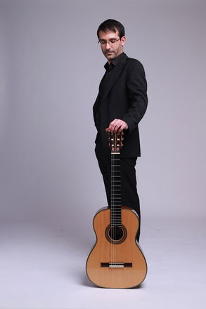 Dani Piro - Classical Guitarists from London