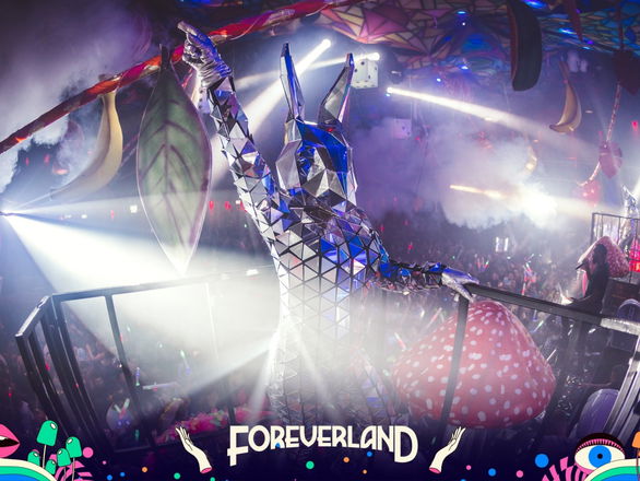 Robo Bunny - Mix and Mingle from London