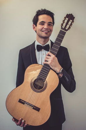 Nareik Bardolia - Classical Guitarists from London