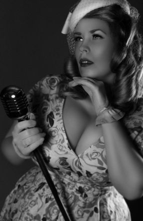Vintage Lianna - Solo Singers, Duos and Trios from West Sussex