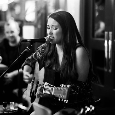 Lexa T - Singer Guitarists from London