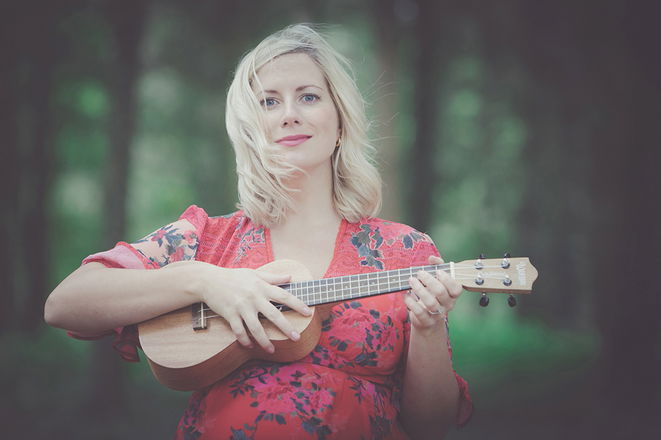 Florence Smith - Acoustic Singer Guitarists from London