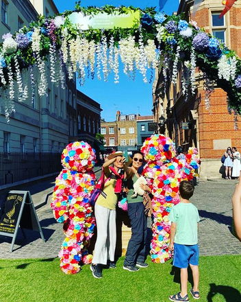 Funky Flower And Hedge People - Mix and Mingle Entertainment from London