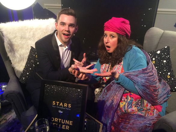 Fun Fortune Teller - Street Entertainers from London