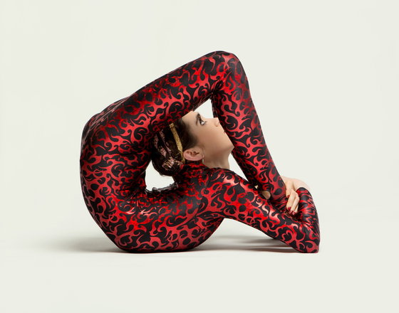 Contortionist Claudia - Circus Acts from Essex