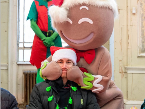 Gingerbread Characters - Street Entertainers from Kent
