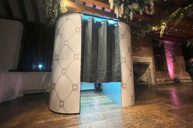 Happy Booths - Photo Booths from Kent