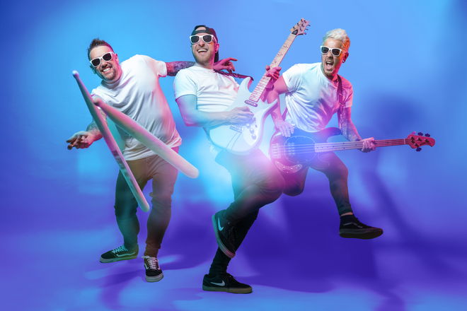 Happy Hour - Wedding & Party Bands from Kent