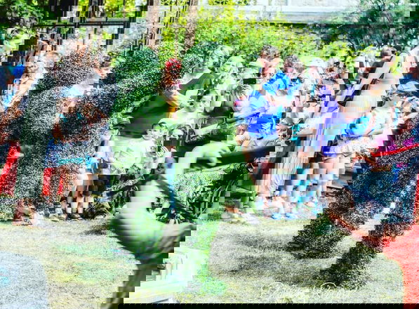 Funky Flower And Hedge People - Mix and Mingle from London