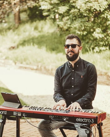 Adam Keys - Pianists from Essex