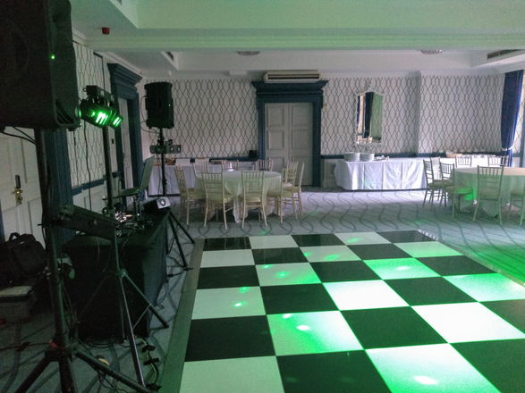 Steeve Mills - Wedding & Party DJs from London