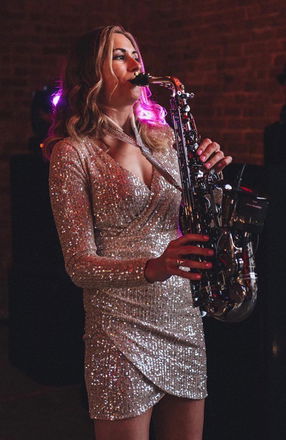 Lizzie B Sax - Saxophone Players from Berkshire