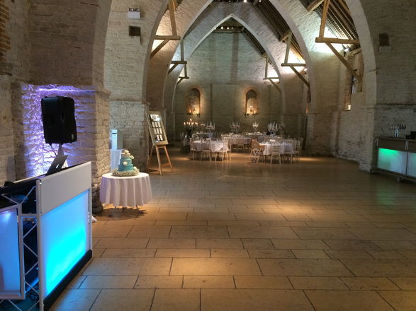 Callum Kelly - Wedding & Party DJs from Hampshire