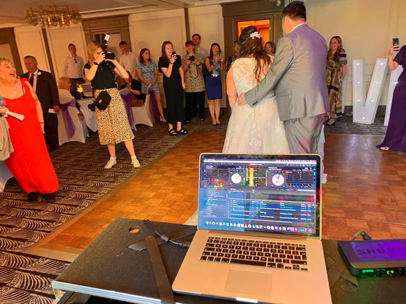 DJ Minute - Wedding & Party DJs from Essex