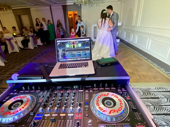 DJ Minute - Wedding & Party DJs from Essex