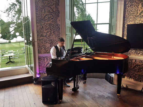 Jon Andrews - Pianists from London