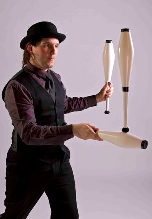Jugglers - Circus Acts from Leicestershire