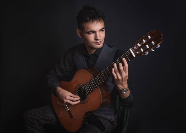 Nareik Bardolia - Classical Guitarists from London
